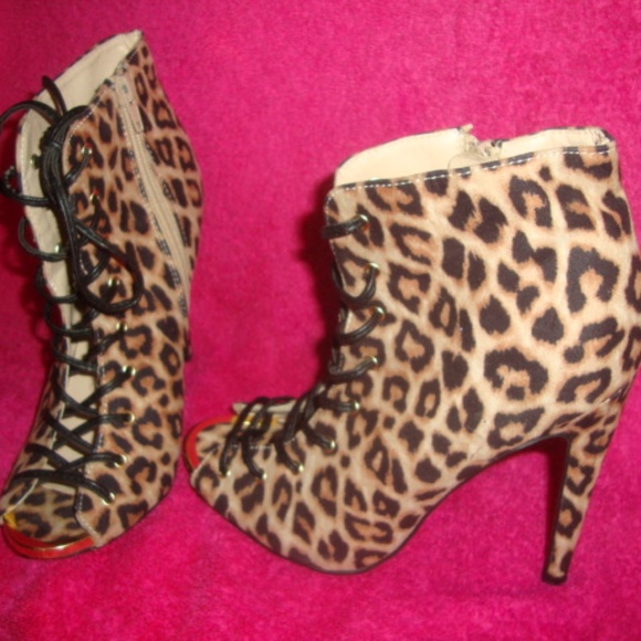 Qupid Shoes - Cheetah high heels